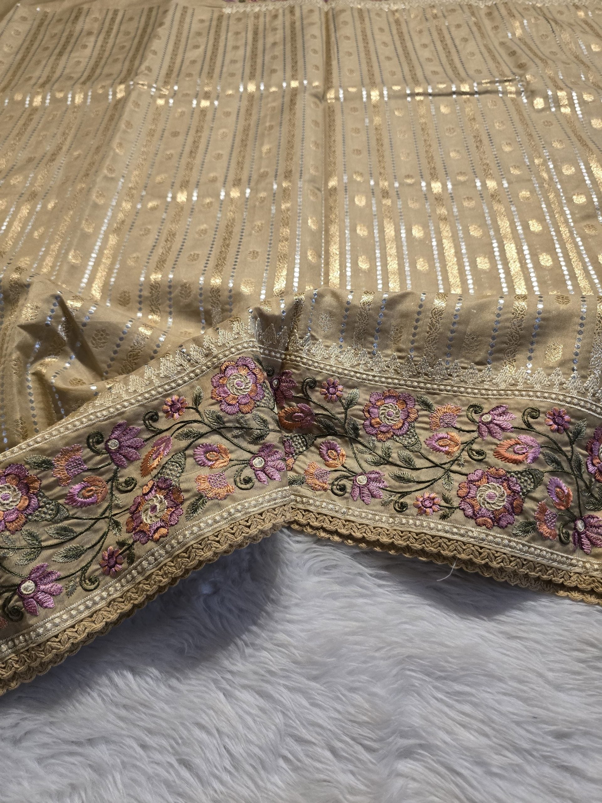 ANAHA-BEIGE SAREE - Image 4