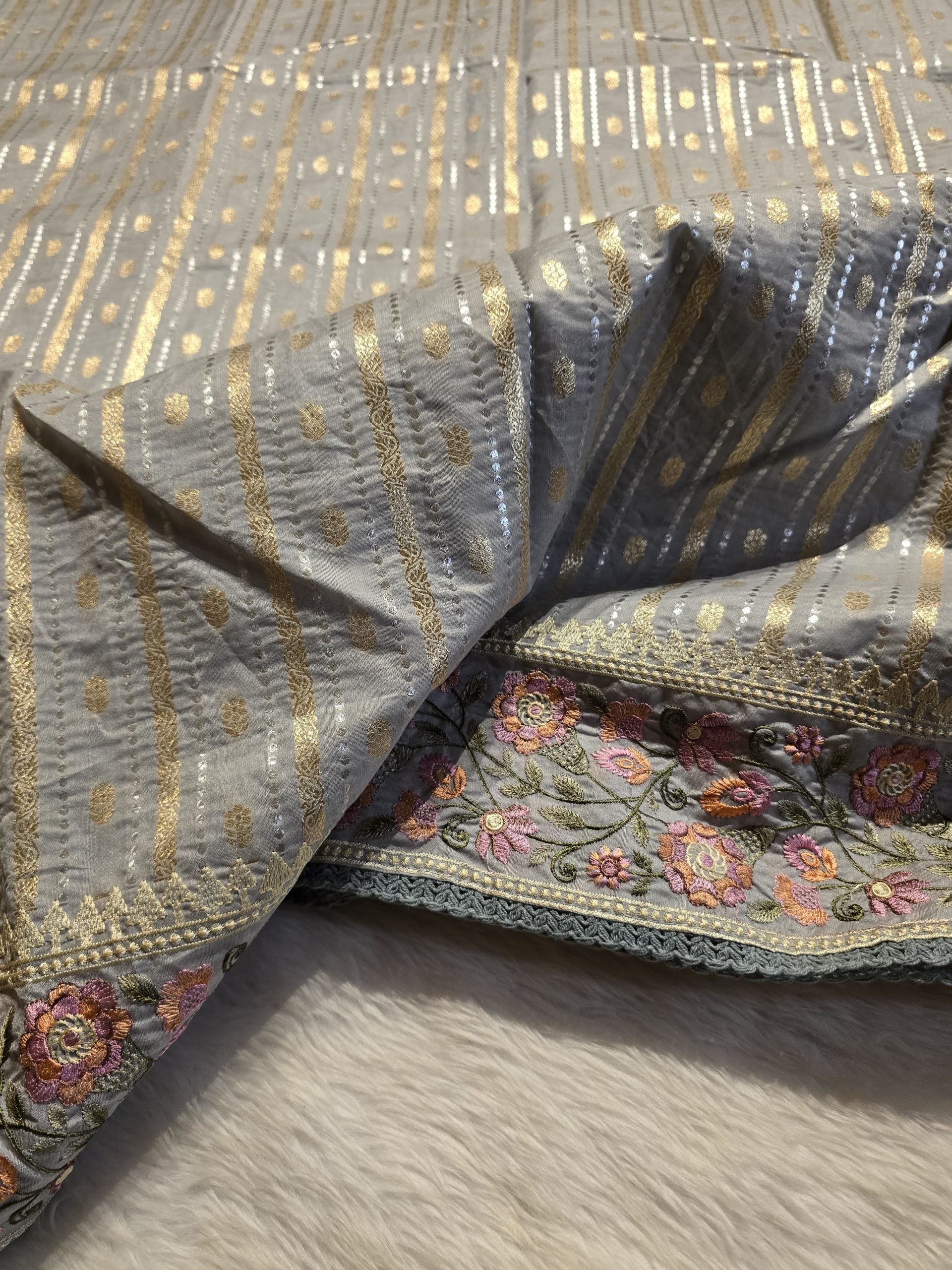 ANAHA-BLUISH GRAY SAREE - Image 4