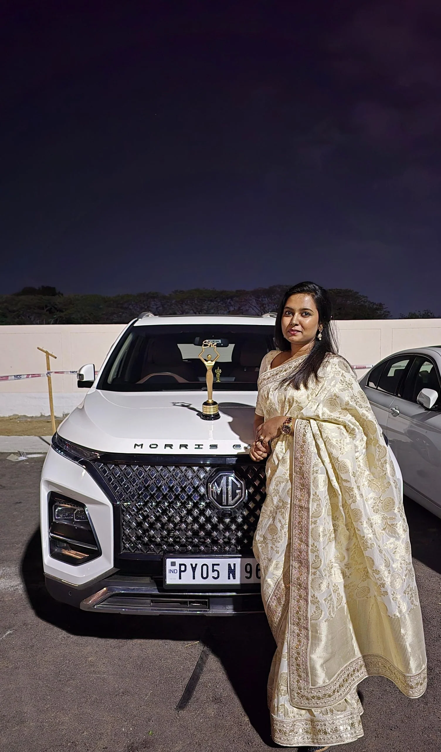 ANIKA BRIDAL EDIT- HALF WHITE SAREE - Image 9