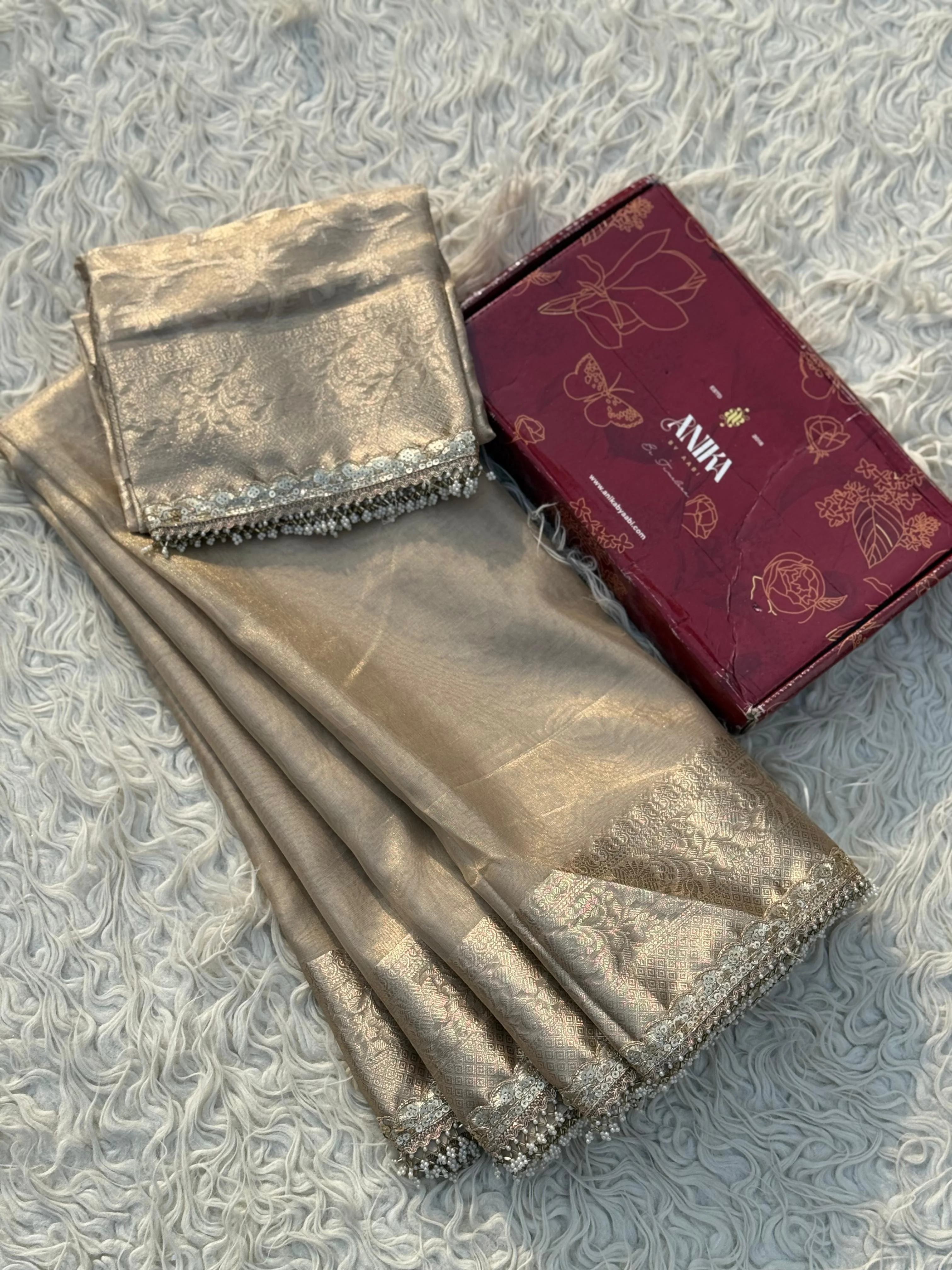 Anika's Banarasi Gold Tissue saree with Lace work - Golden Glow - Image 3