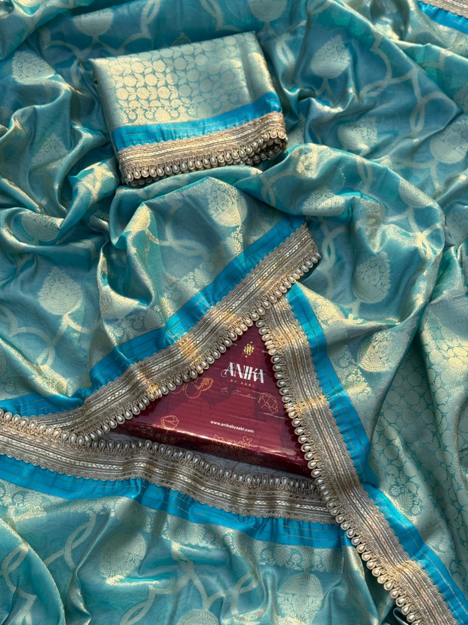 Anika's Tissue Motif saree - Blue - Image 3