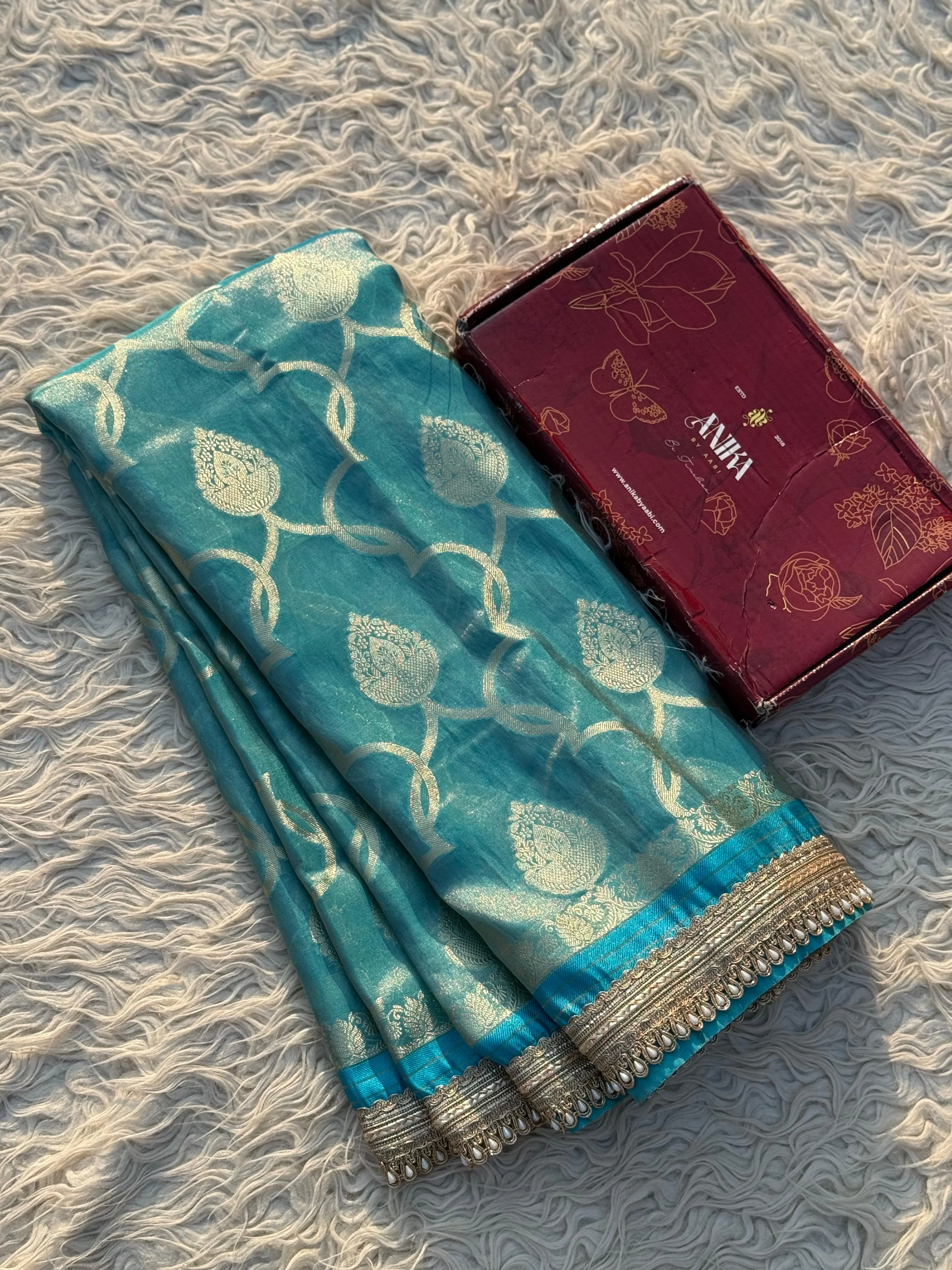Anika's Tissue Motif saree - Blue - Image 5