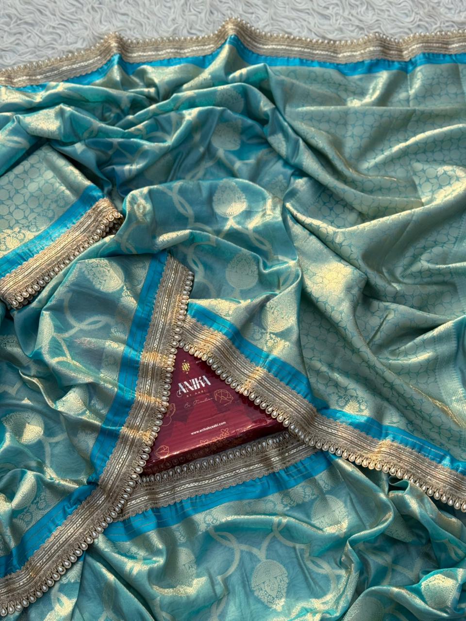 Anika's Tissue Motif saree - Blue - Image 6