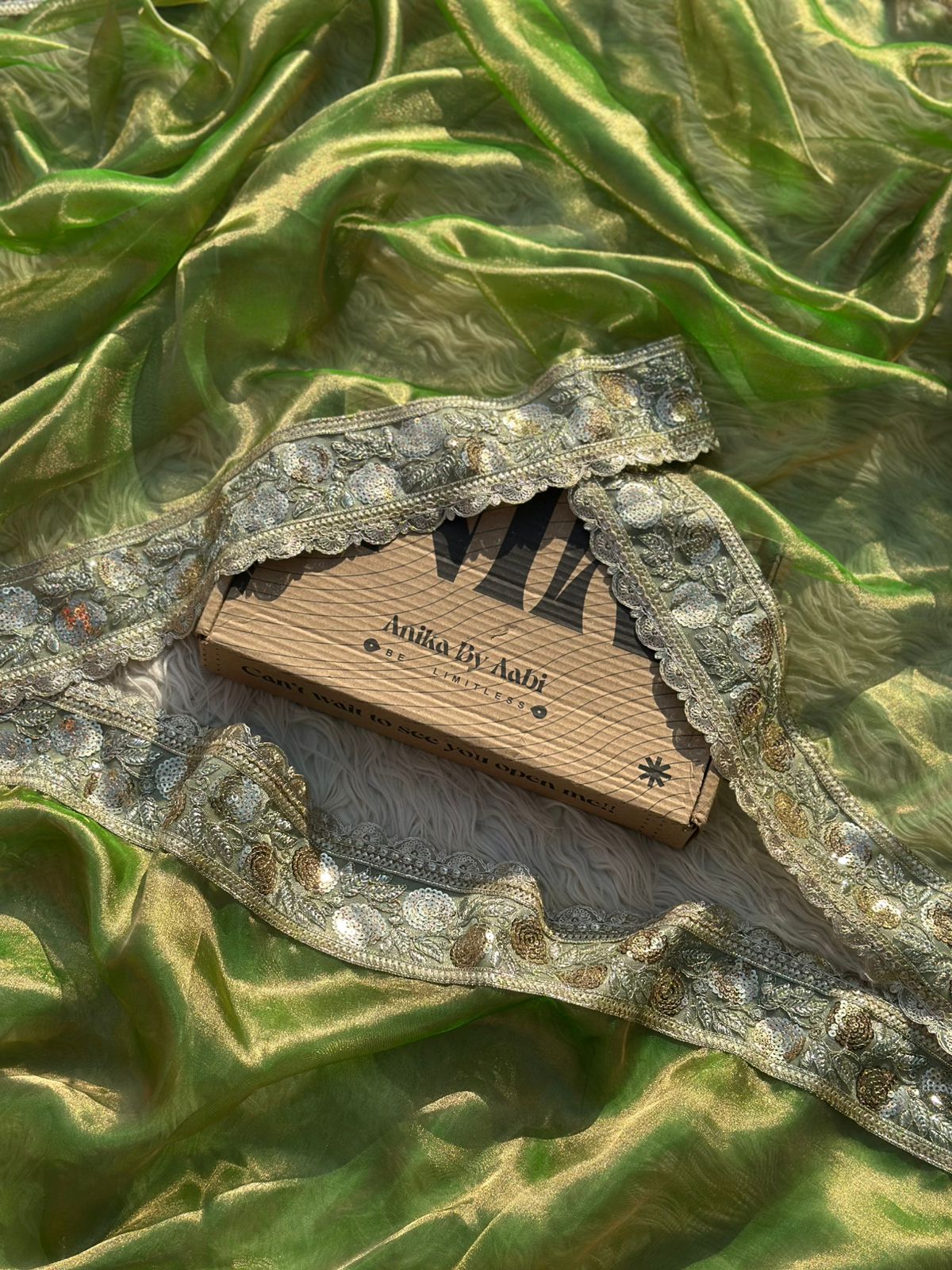 KALKI BRIDAL EDIT - LUXE GREEN PURE TISSUE SAREE - Image 3