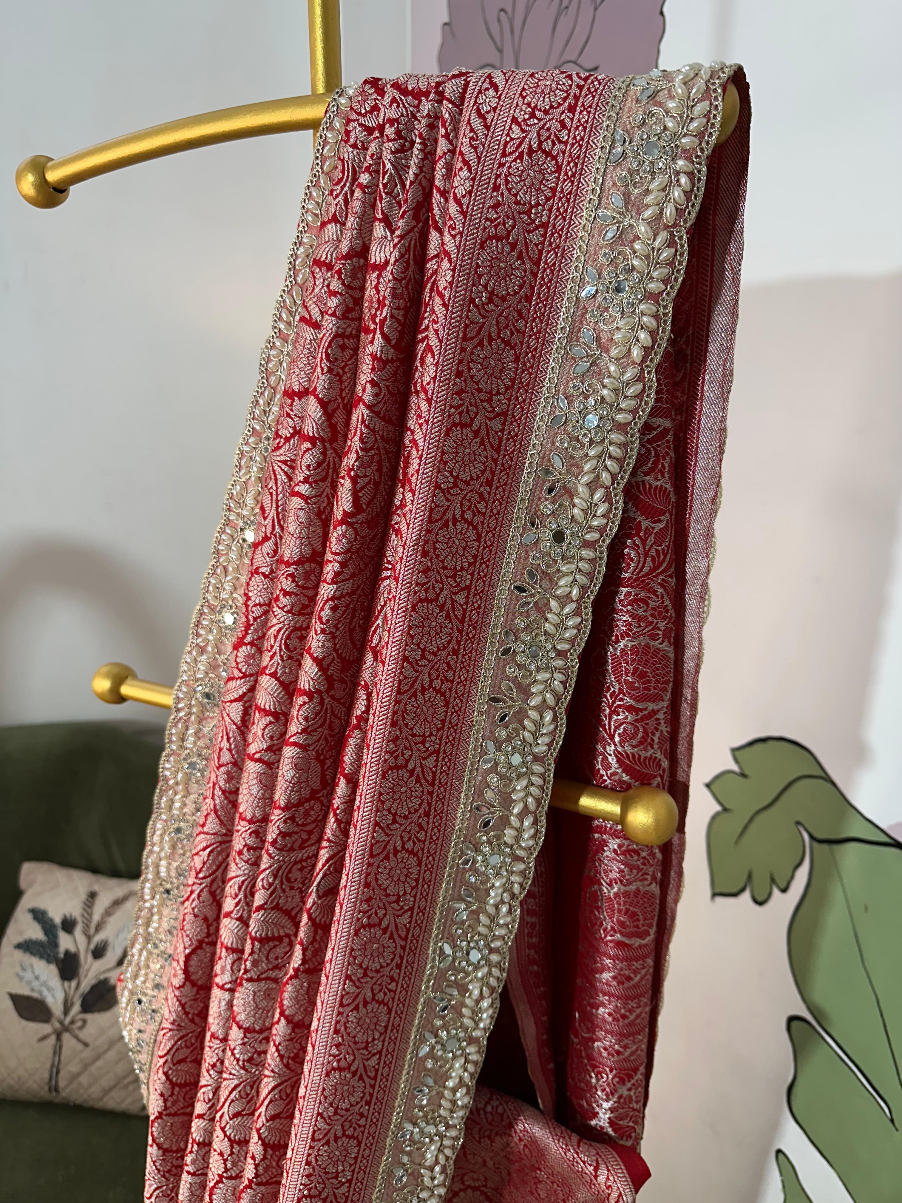 MATHURI - BANARASI MUSHRO SILK SAREE - RED - Image 3