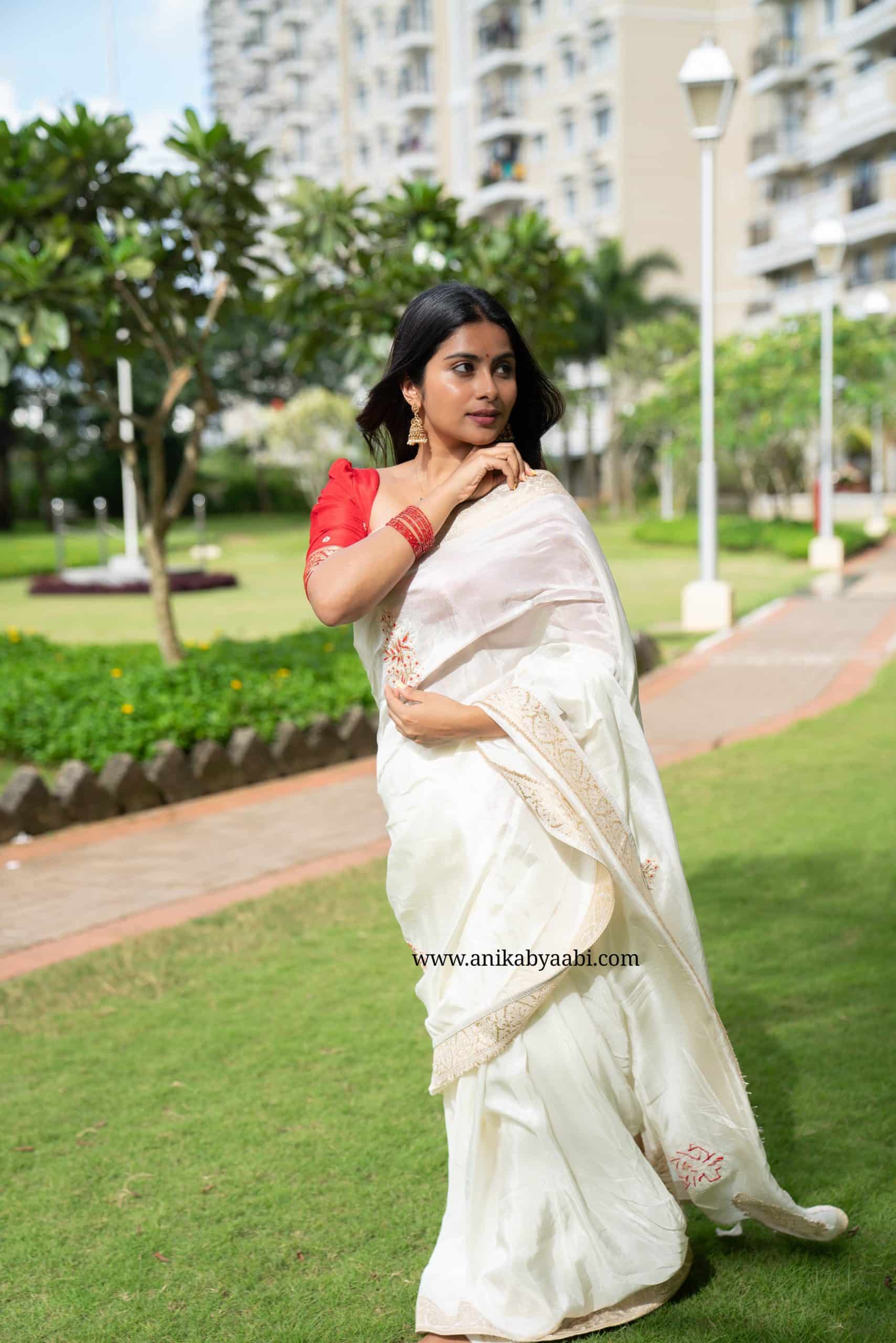 ONAM SERIES-TANVI HALFWHITE SAREE - Image 13