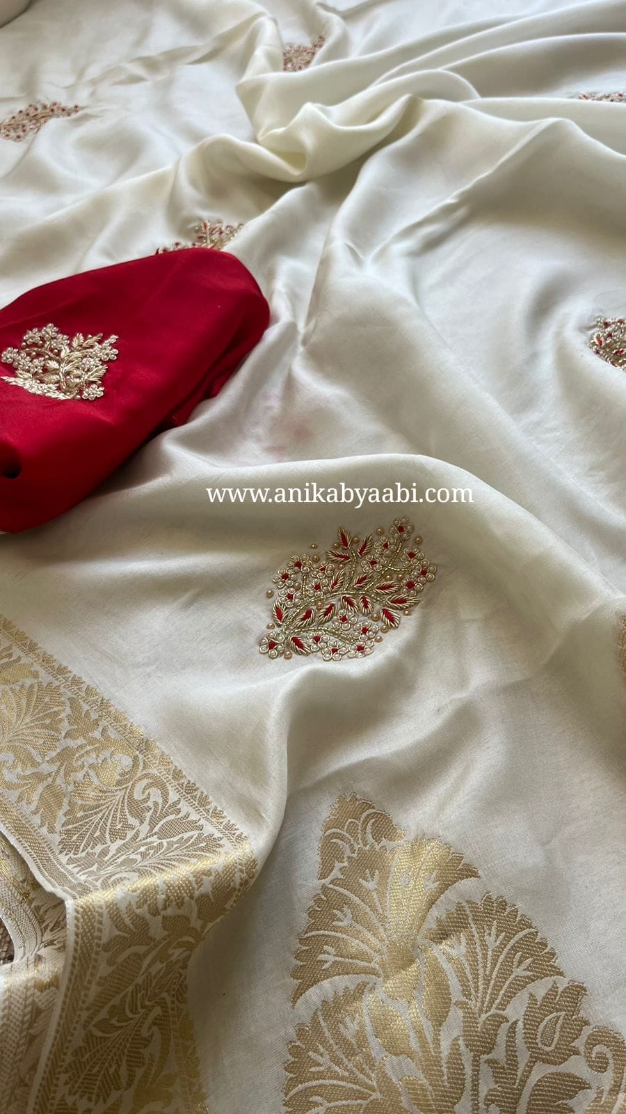 ONAM SERIES-TANVI HALFWHITE SAREE - Image 4