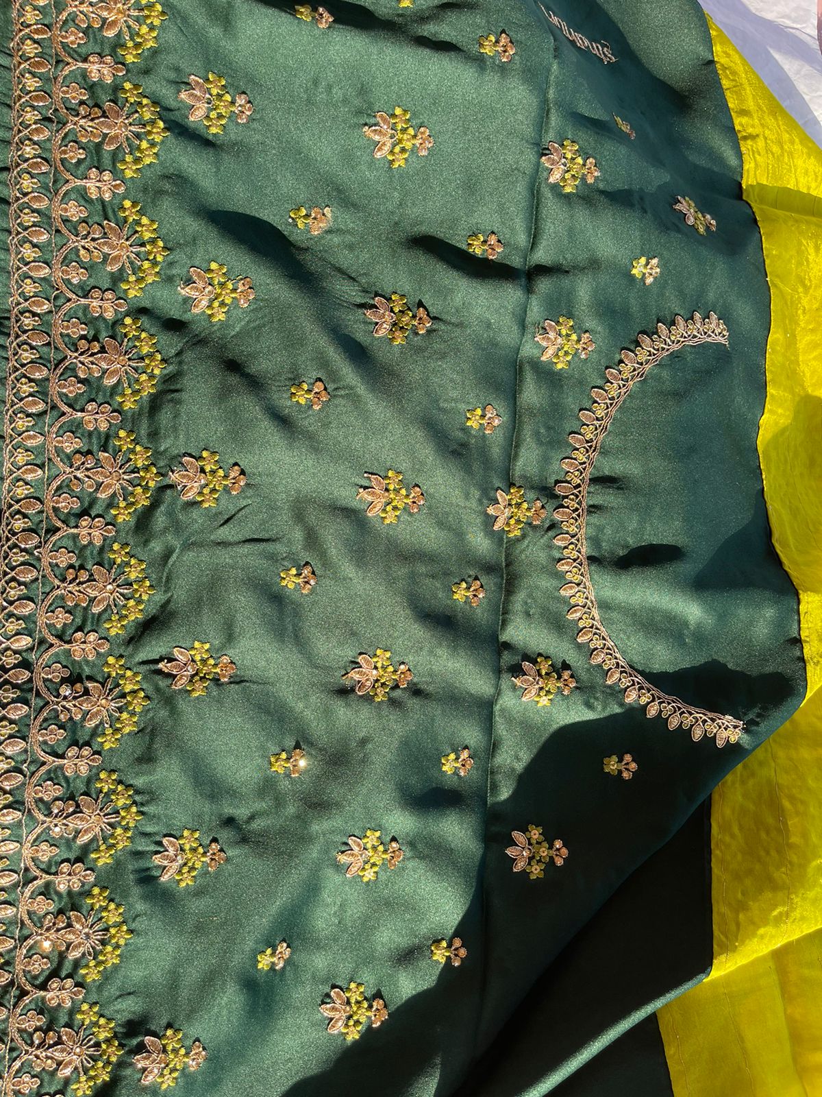 SUHA- GREEN SAREE - Image 11