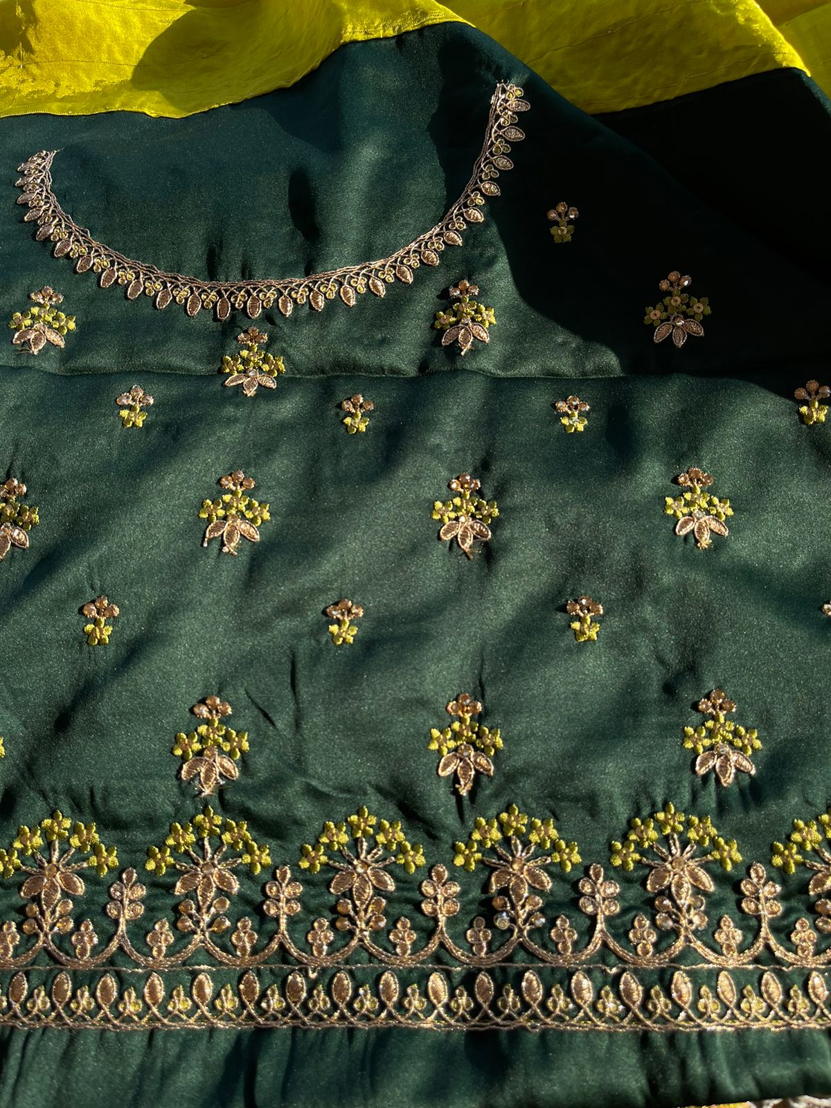 SUHA- GREEN SAREE - Image 12