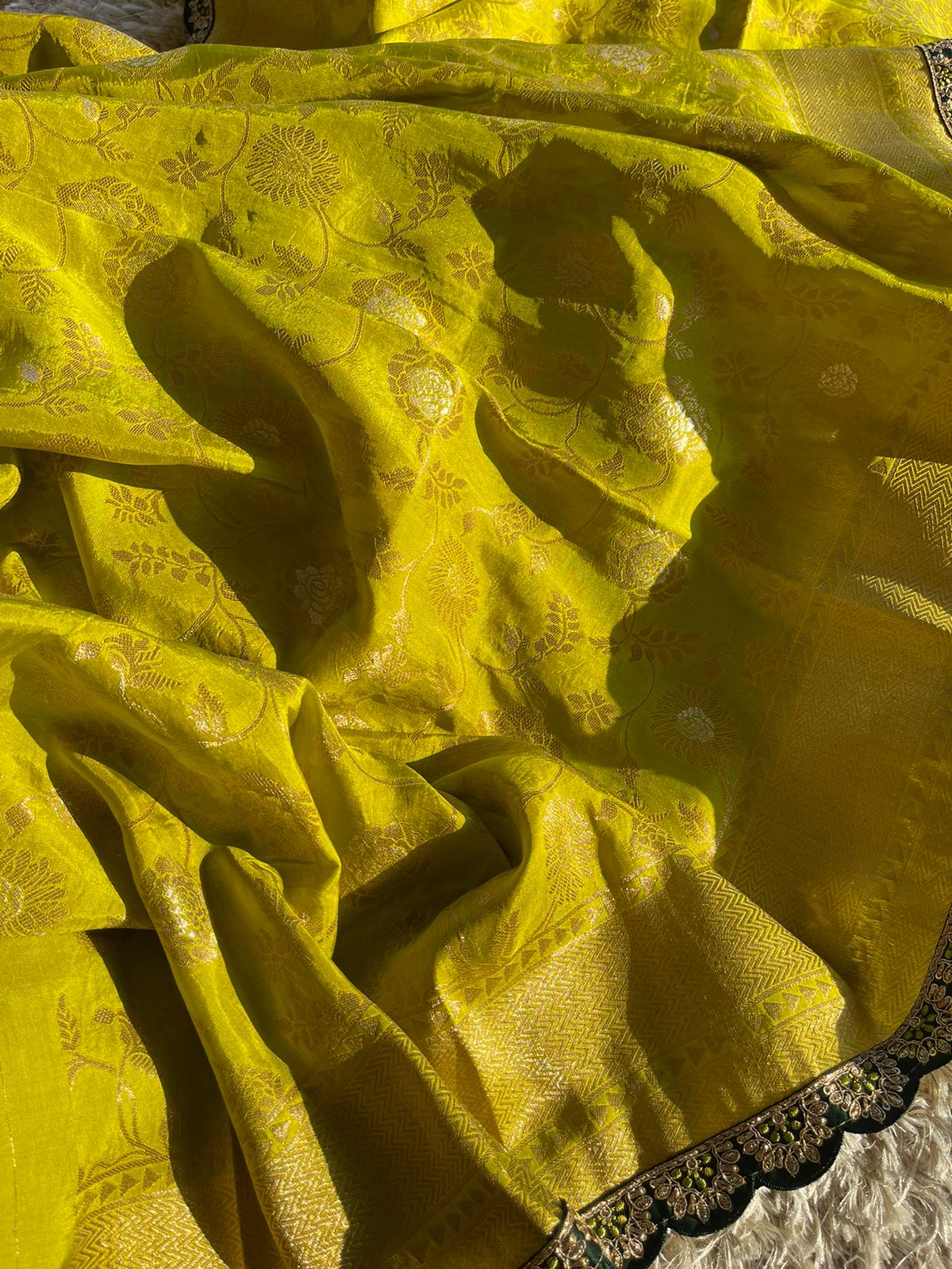 SUHA- GREEN SAREE - Image 14