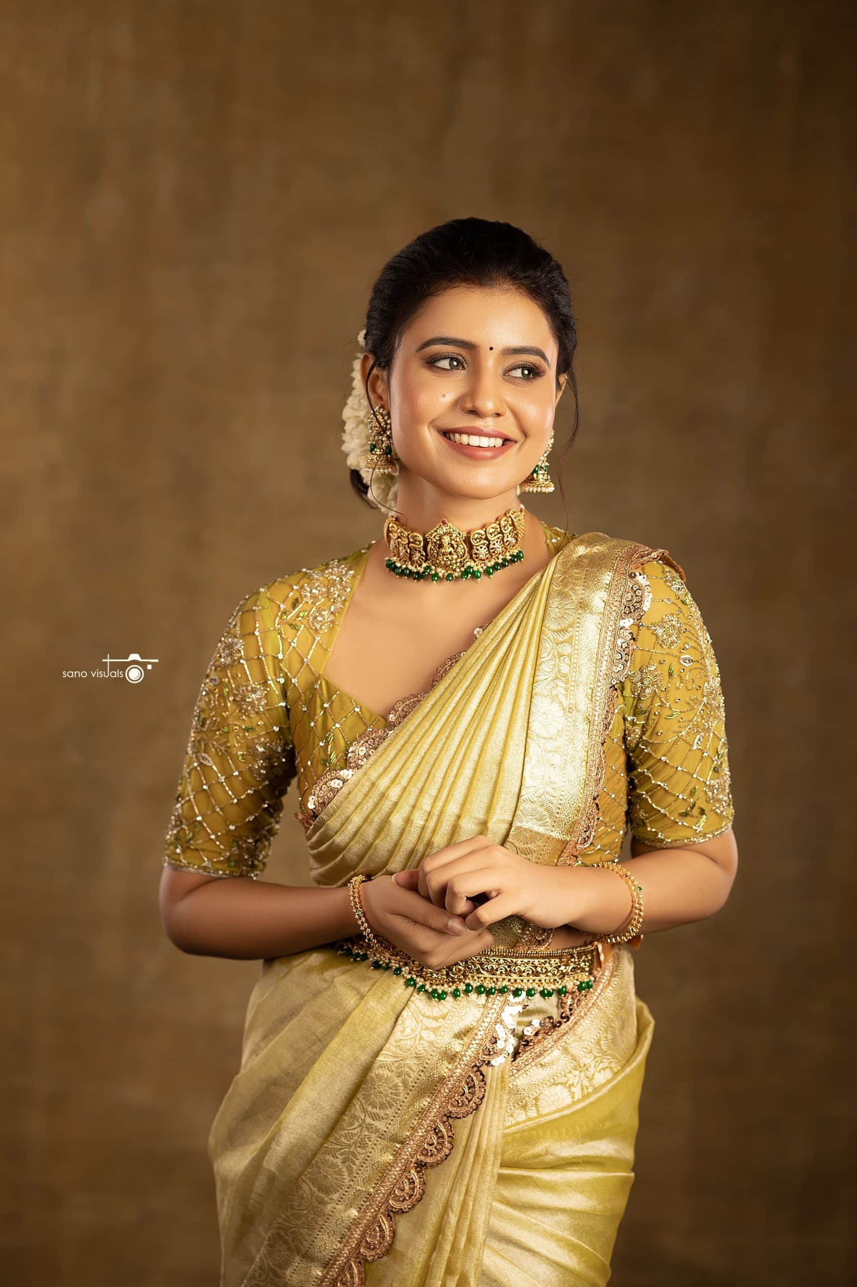 THRITHI-DUAL TONE GOLDEN GREEN SAREE - Image 3