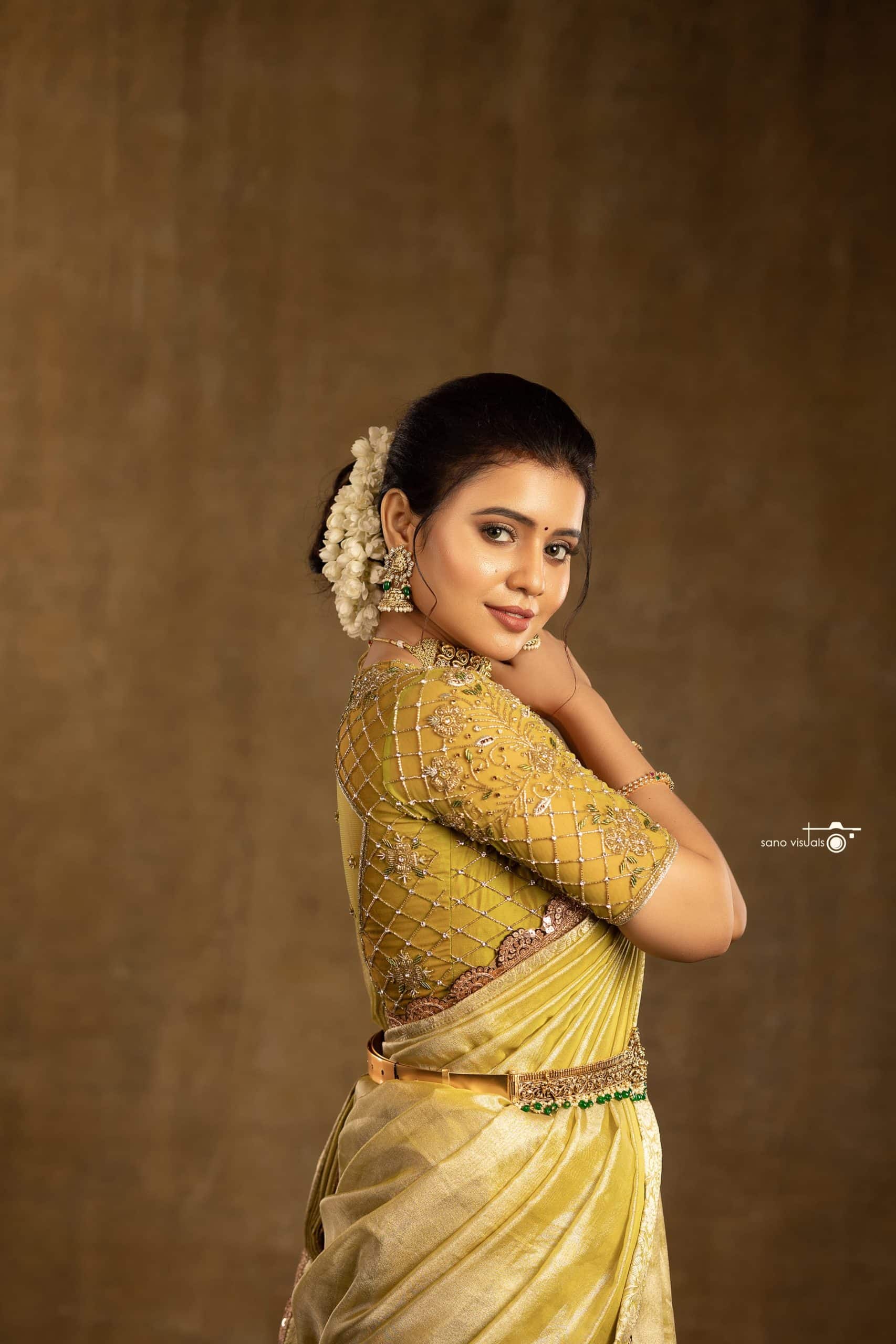 THRITHI-DUAL TONE GOLDEN GREEN SAREE - Image 4