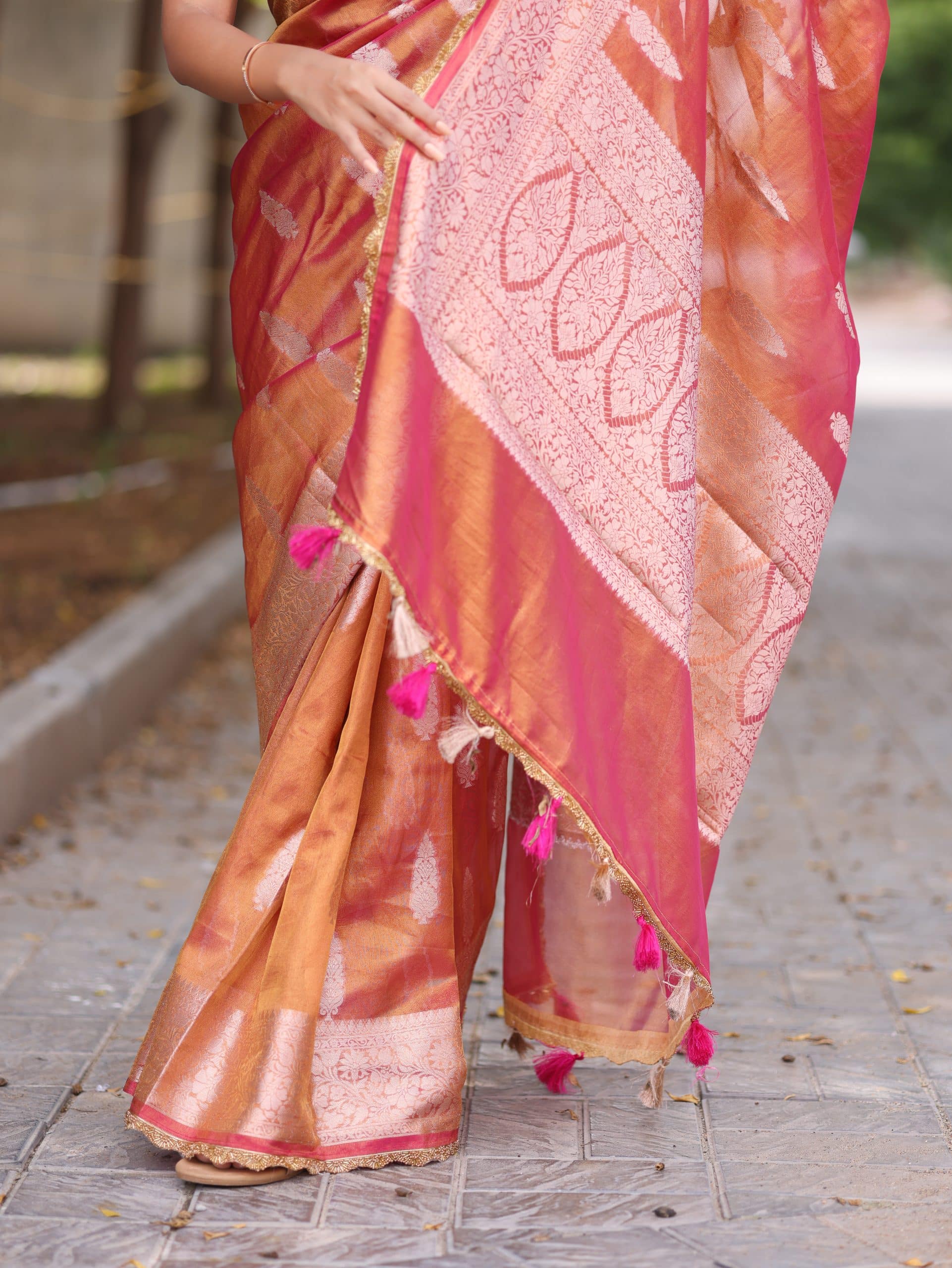TISSUE JHANVI-RANIPINK DUAL TONE SAREE - Image 11