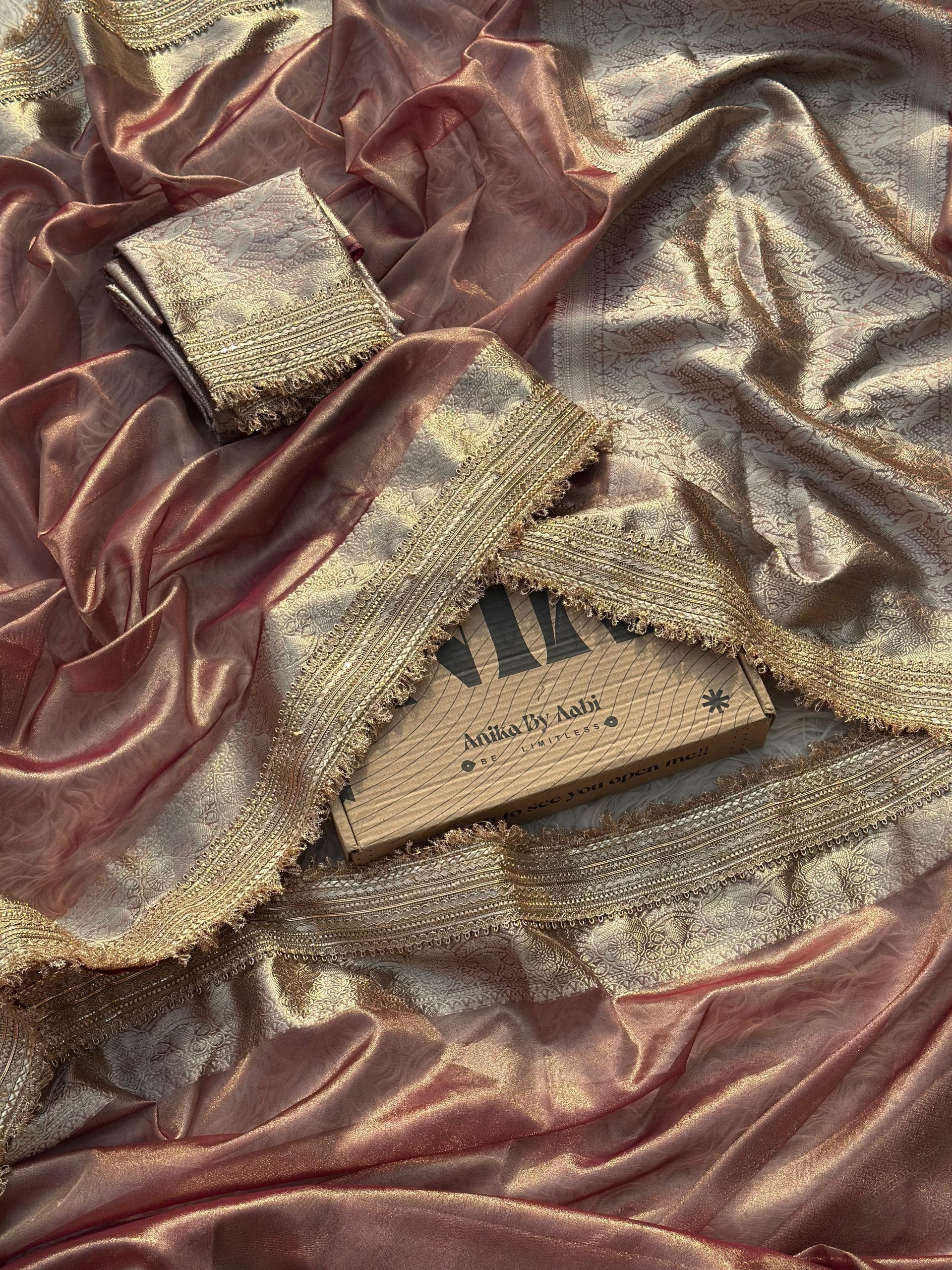 TISSUE LUXE-BRONZED GLOW SAREE - Image 4