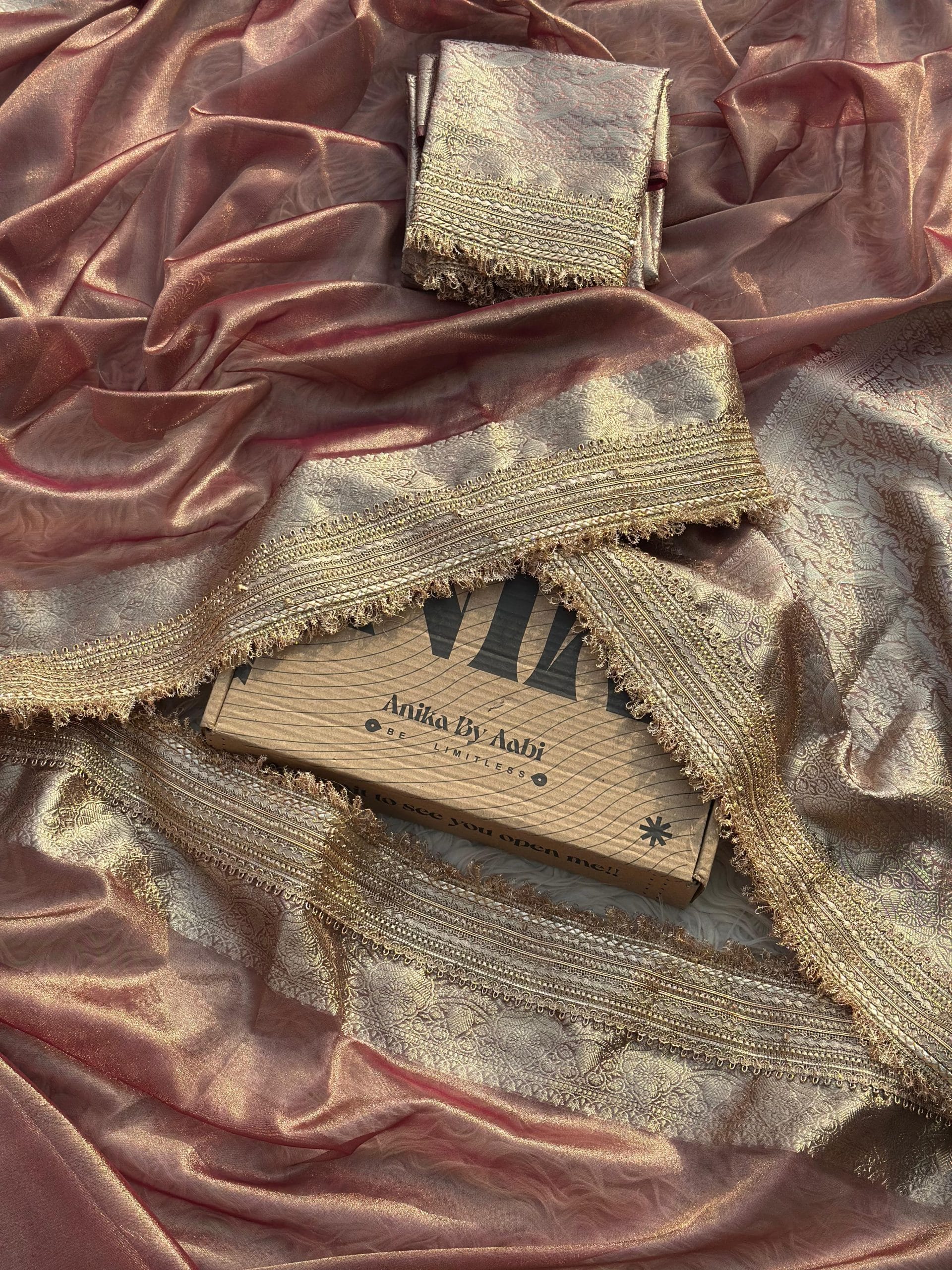 TISSUE LUXE-BRONZED GLOW SAREE - Image 5