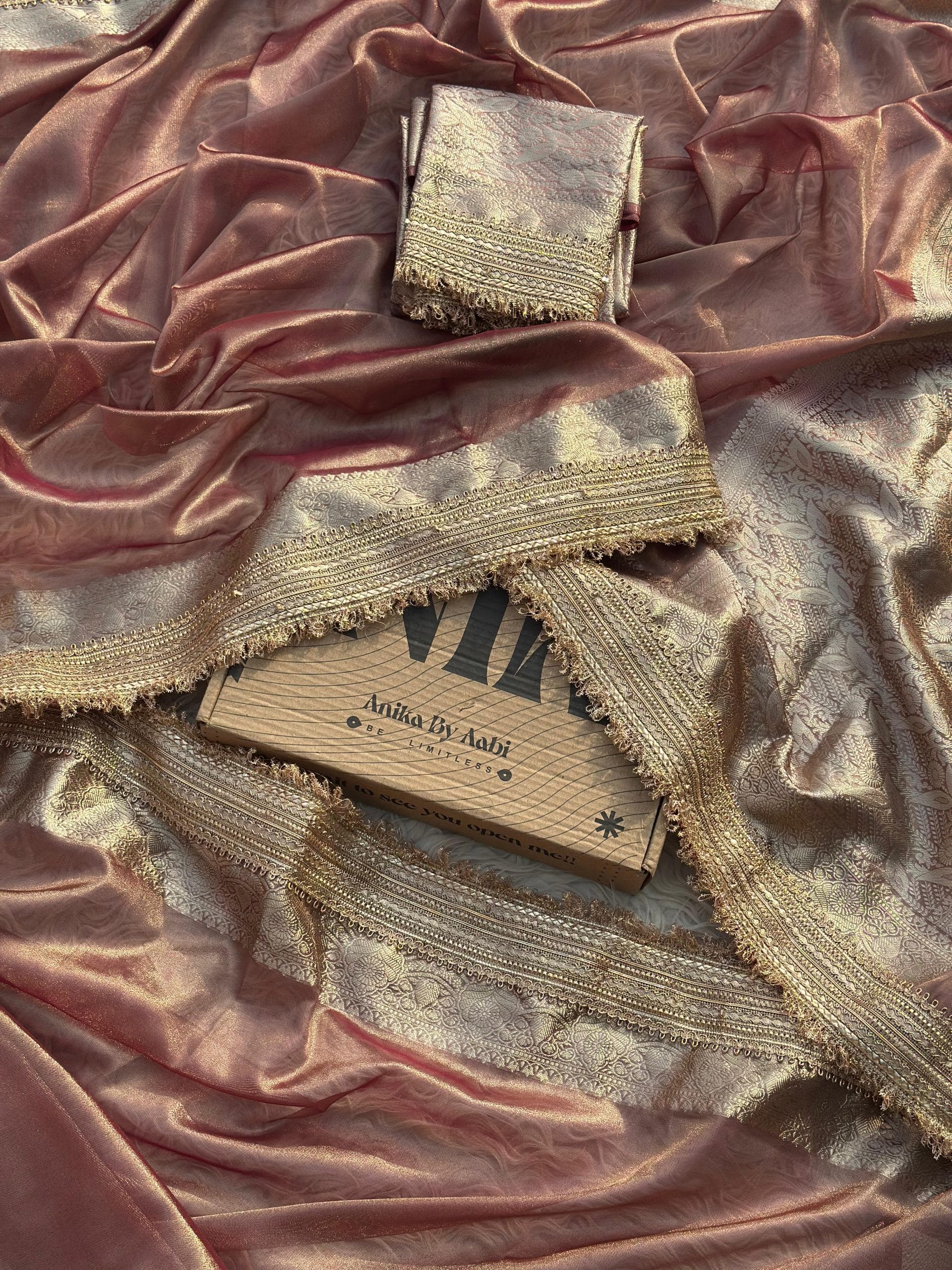 TISSUE LUXE-BRONZED GLOW SAREE - Image 6