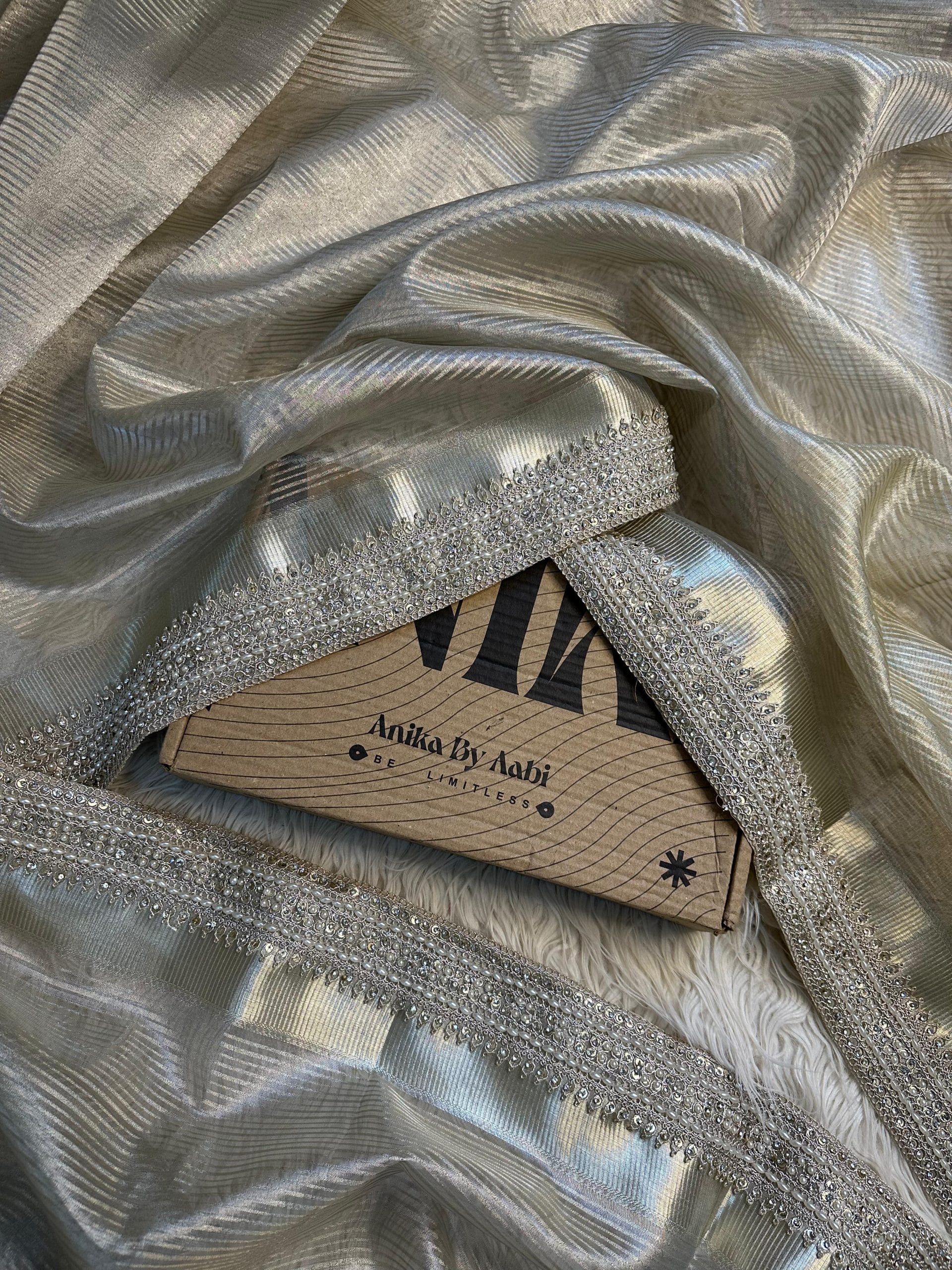 SONAKSHI - TISSUE LUXE - Banarasi silk saree in SILVER - EXCLUSIVE EDIT - Image 4